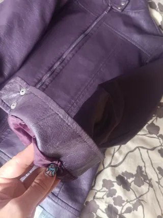 Cazadora polipiel morada
