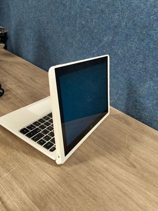 Portátil convertible HP x2 10-p002ns 10.1" 2/32GB