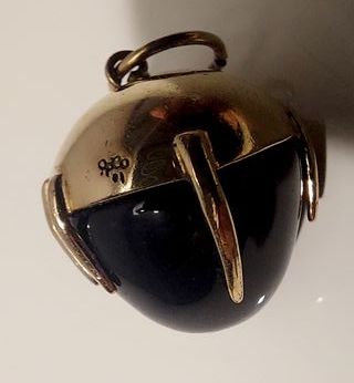 Colgante oro amarillo 18K con ónix negro y 2 sello