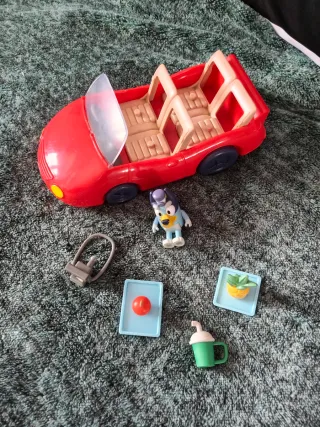 Carro Vermelho Bluey