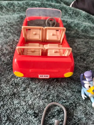 Carro Vermelho Bluey