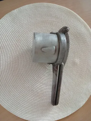 Spremiagrumi vintage in metallo