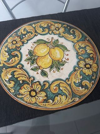 Vassoio rotondo in legno decorato