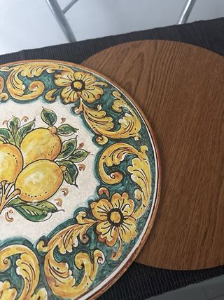 Vassoio rotondo in legno decorato