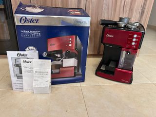 Cafetera Oster PrimaLatte Roja