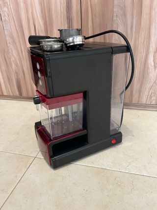 Cafetera Oster PrimaLatte Roja