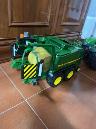Tractor Fendt y Empacadora John Deere Bruder 1/16