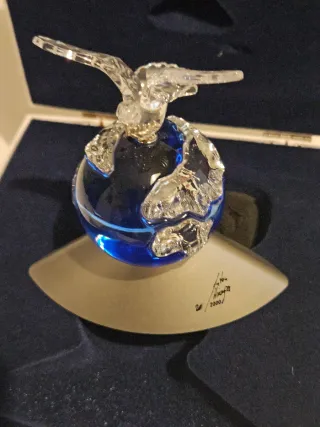 Swarovski Pianeta Cristallo Colomba sul Mondo
