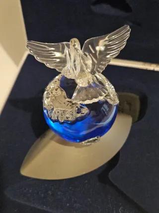 Swarovski Pianeta Cristallo Colomba sul Mondo