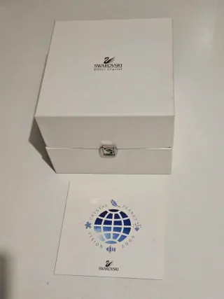 Swarovski Pianeta Cristallo Colomba sul Mondo
