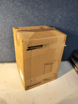 Cubo de basura SONGMICS 8 L con pedal, compacto para baño
