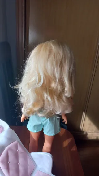 Muñeca Nancy con tocador y accesorios