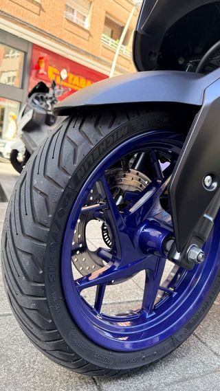 Yamaha XMAX 125 Negra tech max Scooter