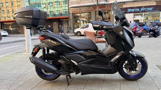 Yamaha XMAX 125 Negra tech max Scooter