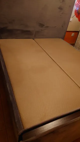 Cama doble con mesitas de lujo