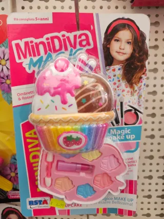 Mini Diva Magic Make Up Cupcake