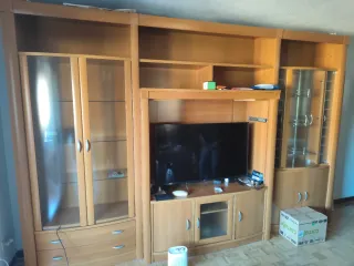 Mueble de salón madera y cristal