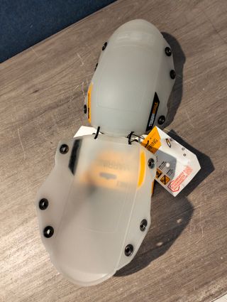 ToughBuilt Carcasa rodillera NON-MARRING snapshell