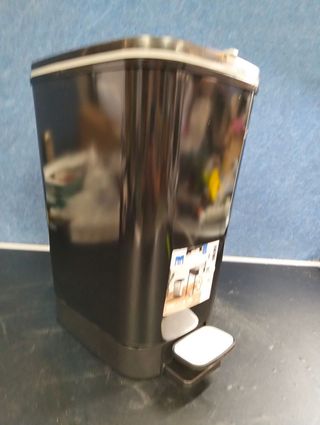 Cubo basura Curver Chic Bin pedal 25L negro
