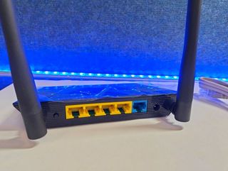 Edimax BR-6428nS V5 Router Wi-Fi N300 4 en 1