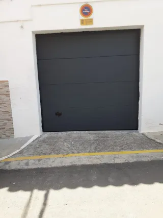 Puerta Seccional Automática Garaje