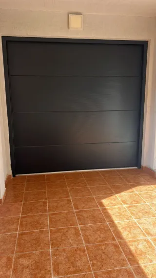 Puerta Seccional Automática Garaje