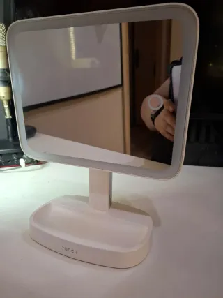 Specchio per trucco LED caldo e freddo