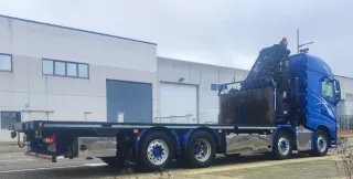 Camión Volvo fh 540 con grúa