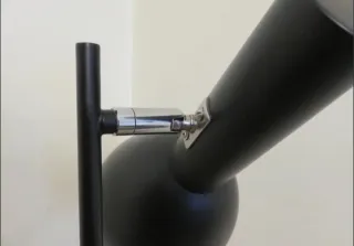 Lámpara de escritorio negra