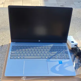 NUEVO HP Laptop 15 i5 120U 16GB RAM 512GB SSD