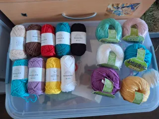 Ovillos de lana variados