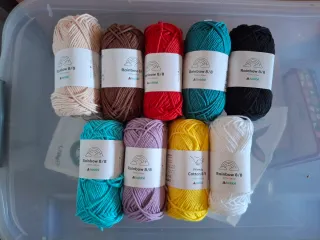 Ovillos de lana variados