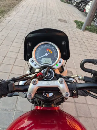 Triumph Street Twin 900