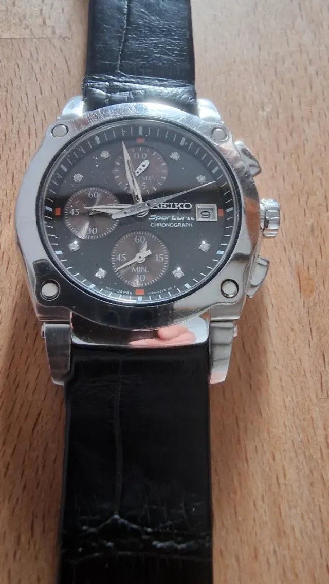 Reloj Seiko Sportura Chronograph SND861