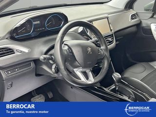 Peugeot 2008 Allure PureTech 110 S&S 6 Vel. MAN