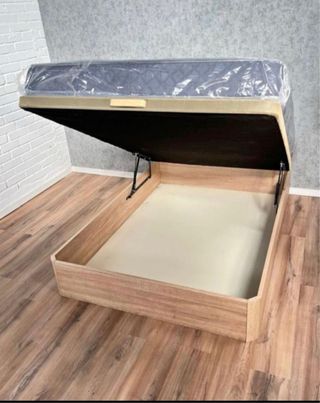 Armario blanco de madera