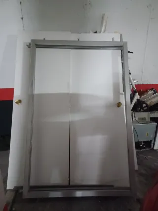 Ventana completa con rejas