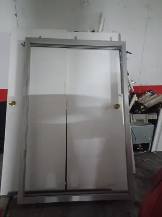 Ventana completa con rejas