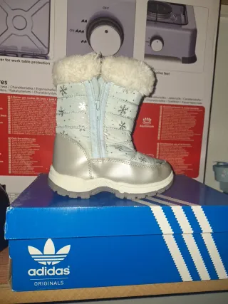 Bota de nieve infantil plateada y azul número 28