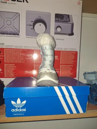 Bota de nieve infantil plateada y azul número 28