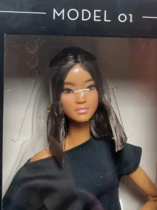 Barbie Basics Model 01