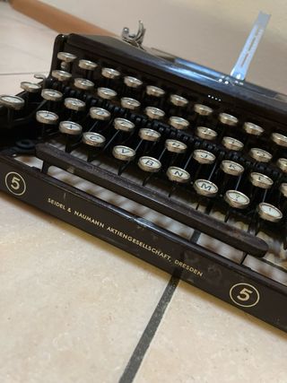 Macchina da scrivere Erika Seidel & Naumann