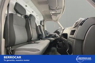 Renault Master Furgón T L2H2 3300 dCi 110