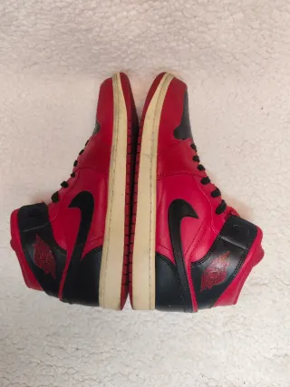 Nike Jordan 1 Mid Scarpe Rosse e Nere 44,5