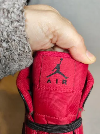 Nike Jordan 1 Mid Scarpe Rosse e Nere 44,5