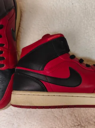 Nike Jordan 1 Mid Scarpe Rosse e Nere 44,5