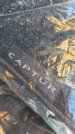 Tappeti neri per Captur