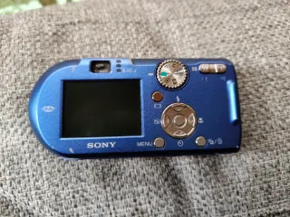 Sony dsc p100