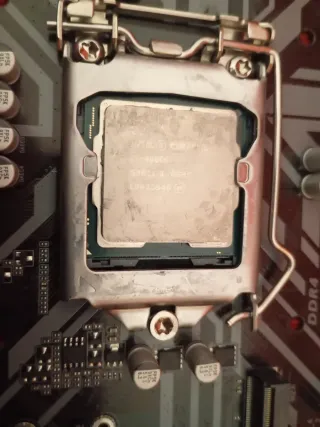 Placa Base Gigabyte ATX + procesador i5 9600k