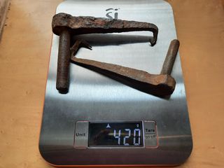 Conjunto de 3 herrajes antiguos de hierro forjado.